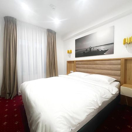 Mimi Hotel Corabia Bagian luar foto