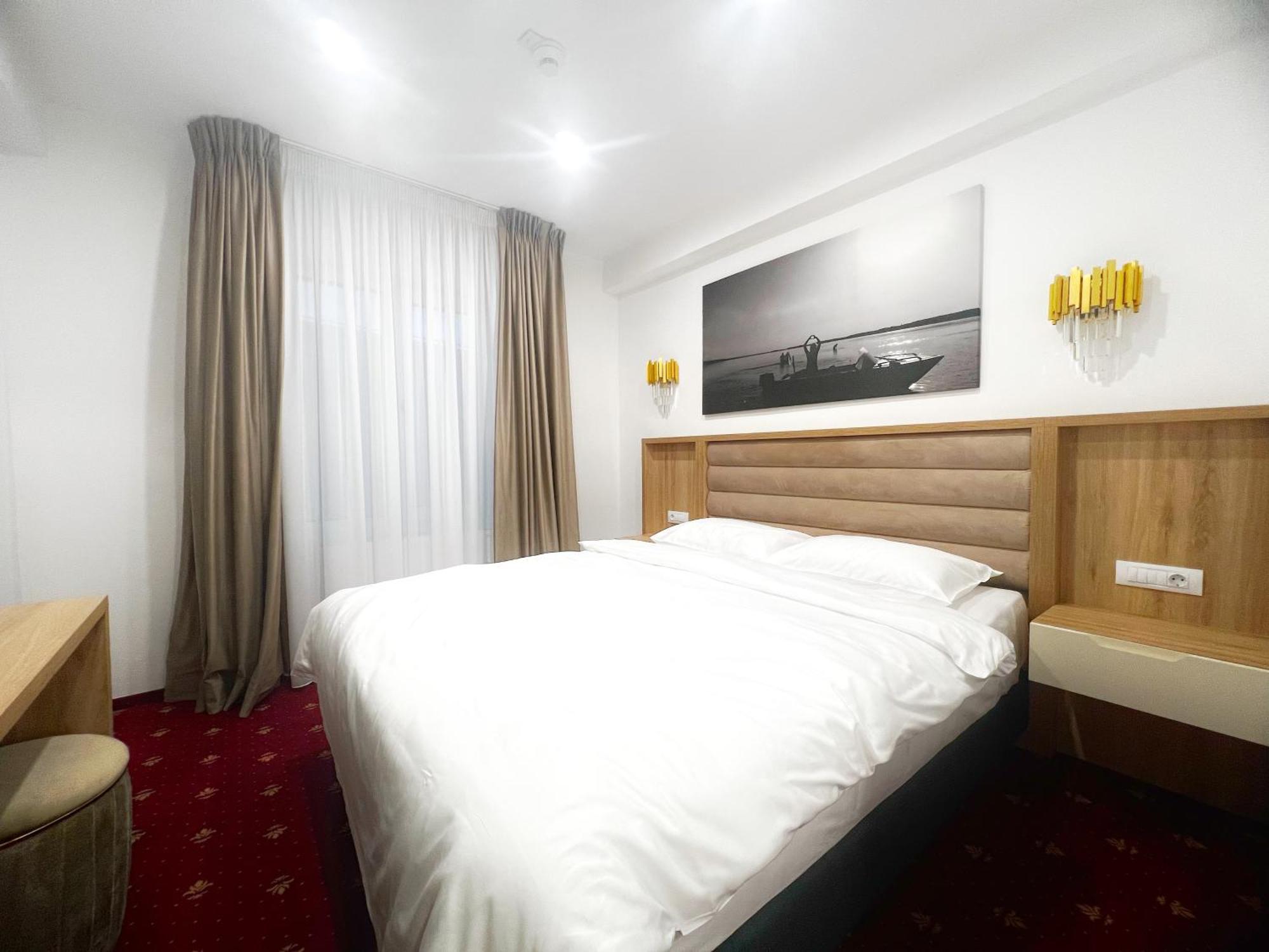 Mimi Hotel Corabia Bagian luar foto