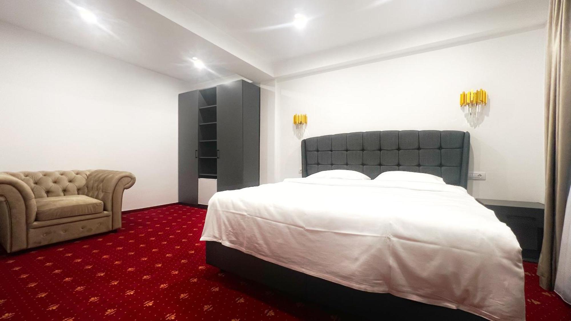 Mimi Hotel Corabia Bagian luar foto