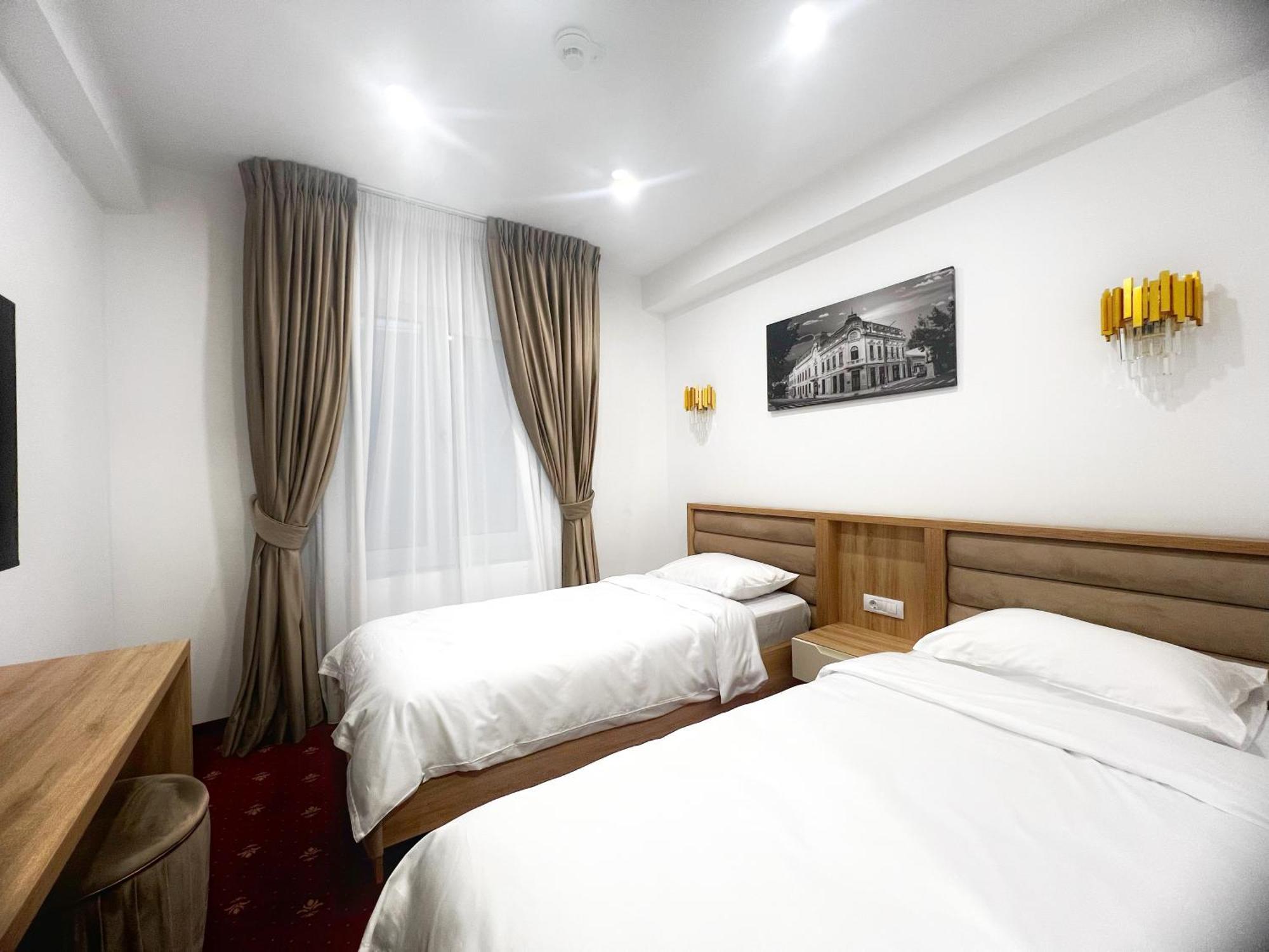 Mimi Hotel Corabia Bagian luar foto